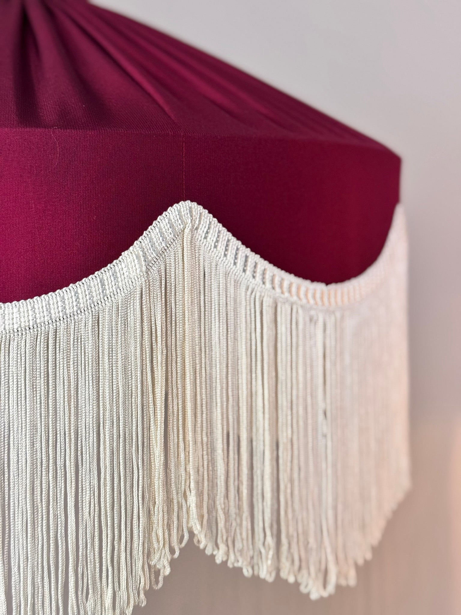 Sofia İpek Saten Püsküllü Avize Bordo