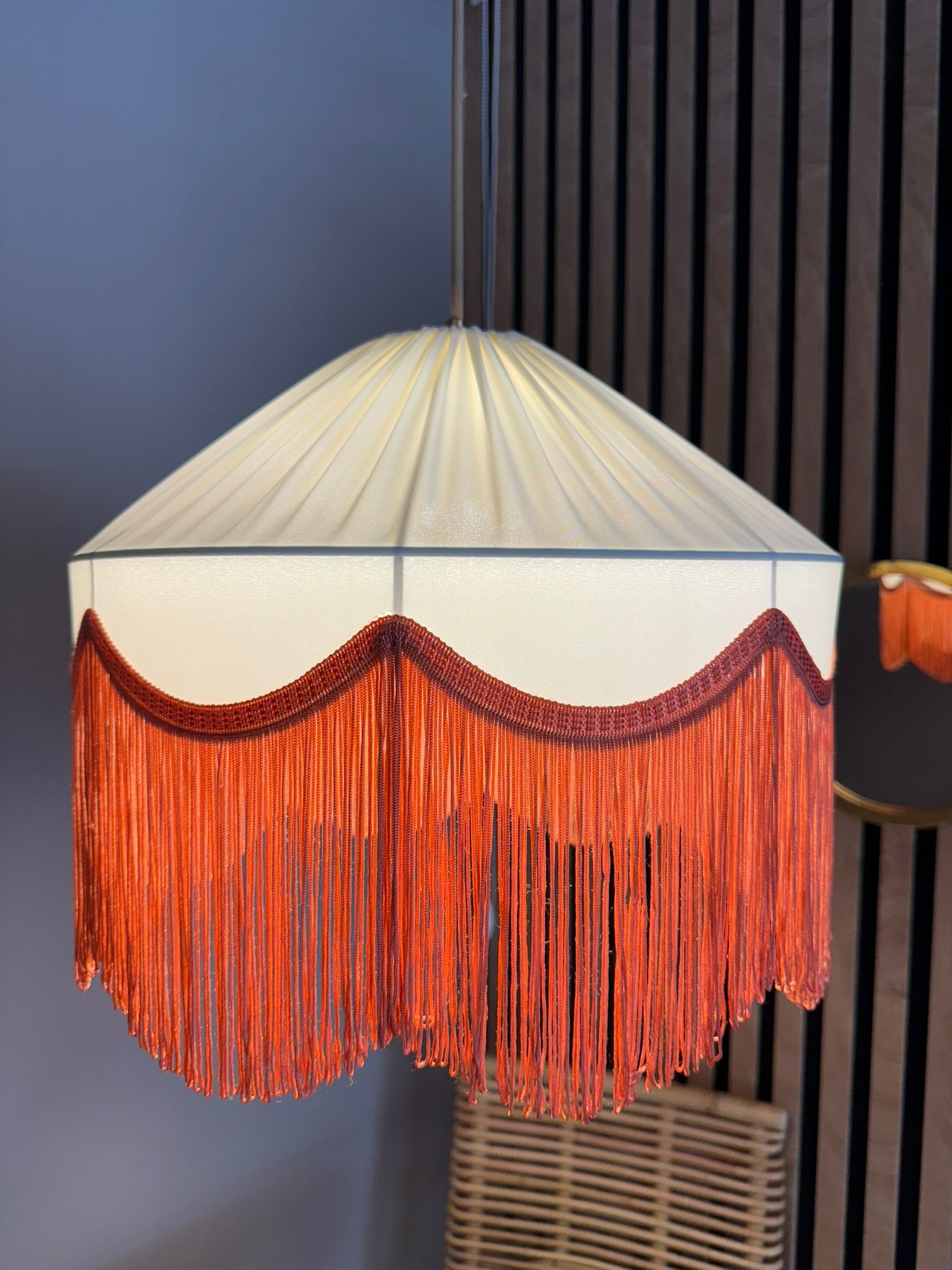 Sofia İpek Saten Püsküllü Avize Krem - Kiremit