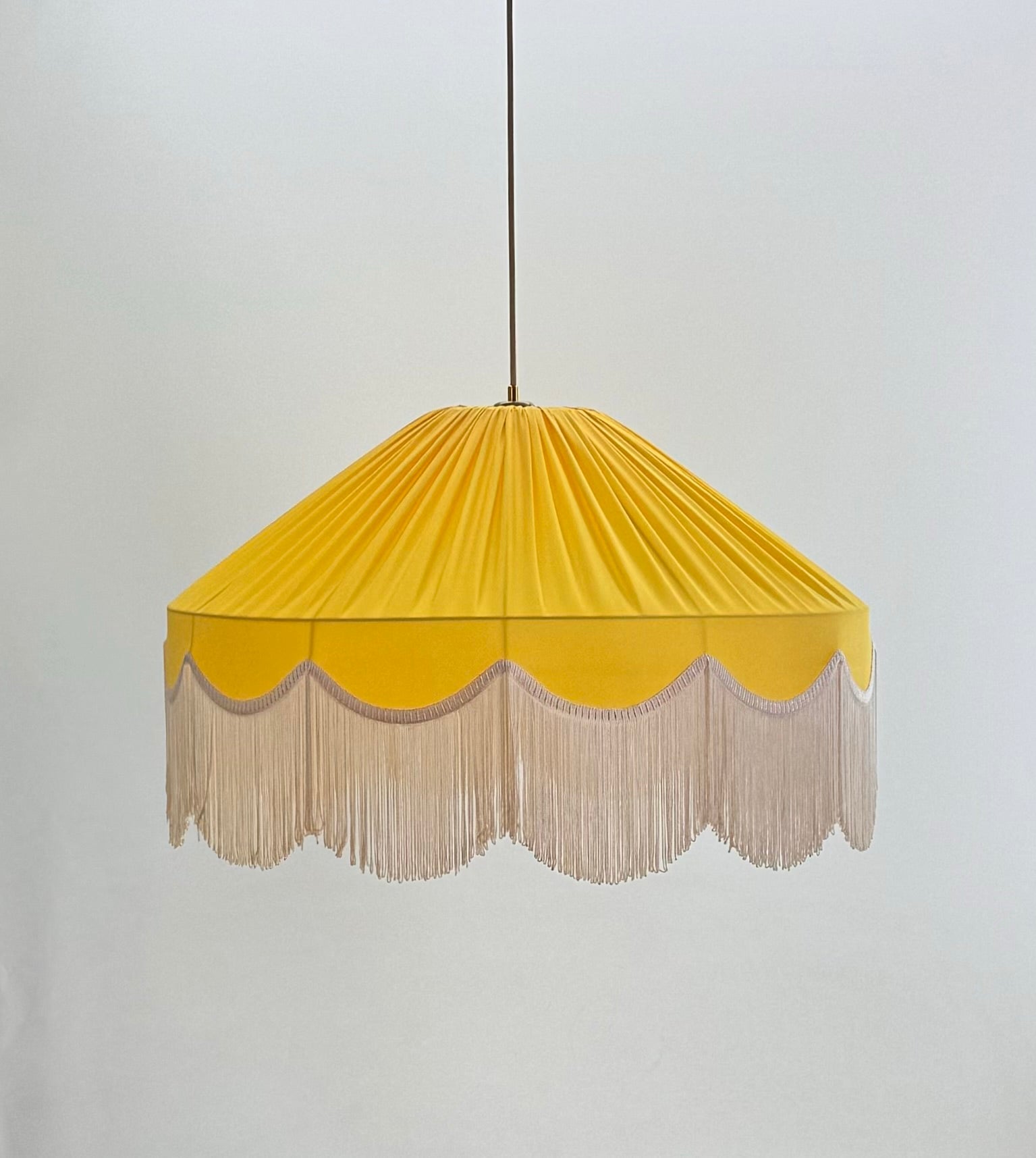 Sofia İpek Saten Püsküllü Avize Mat Sarı