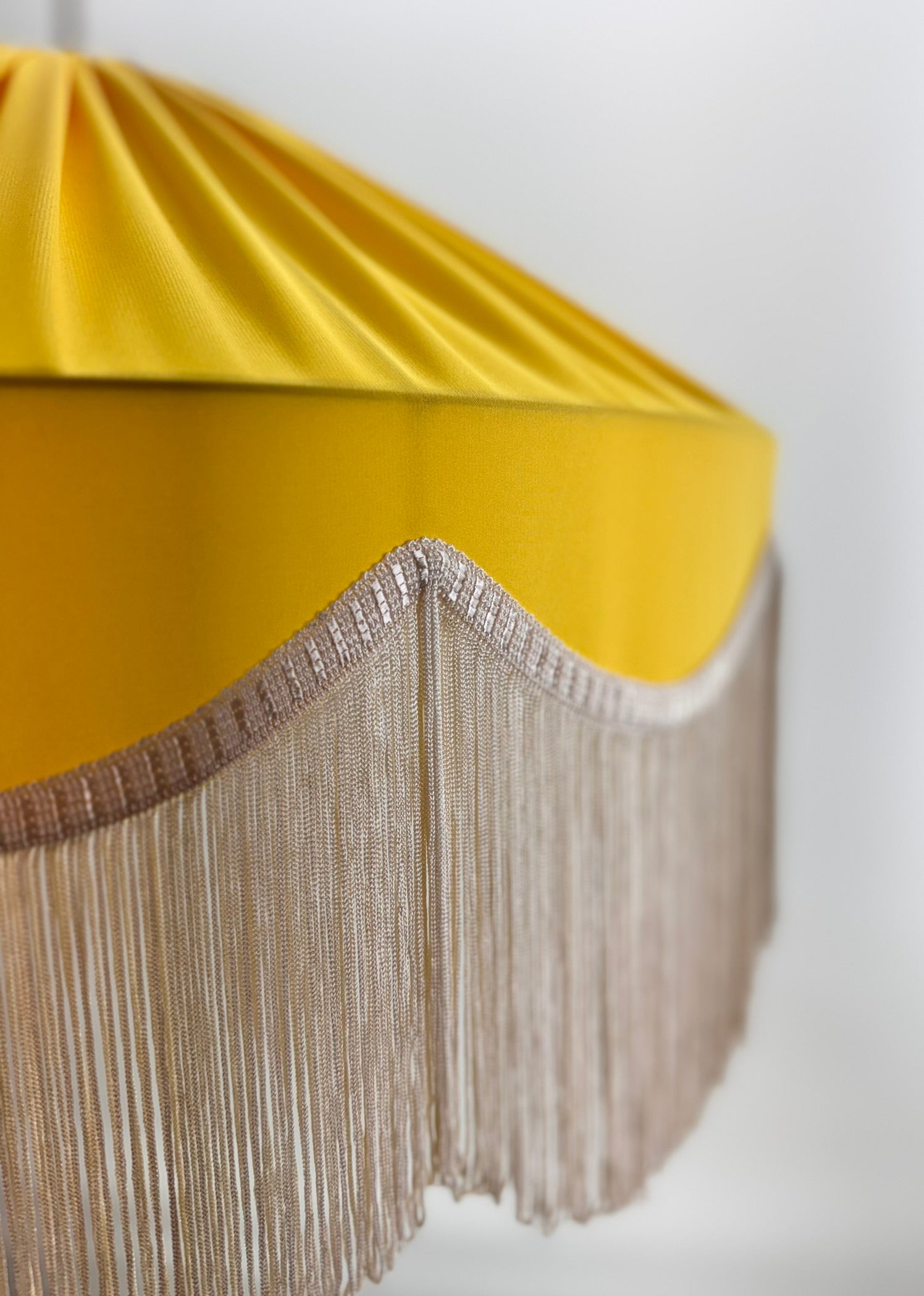 Sofia İpek Saten Püsküllü Avize Mat Sarı