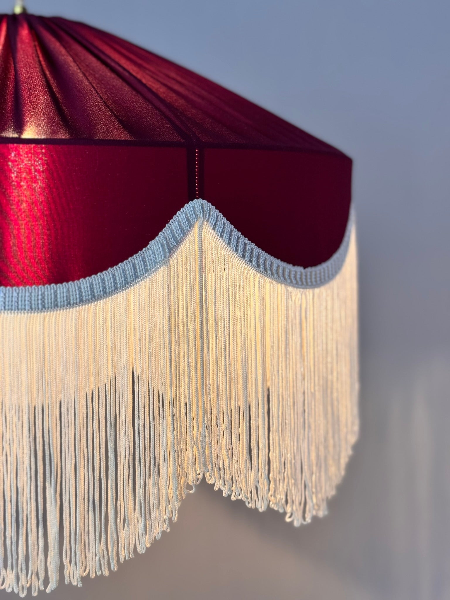 Sofia İpek Saten Püsküllü Avize Bordo