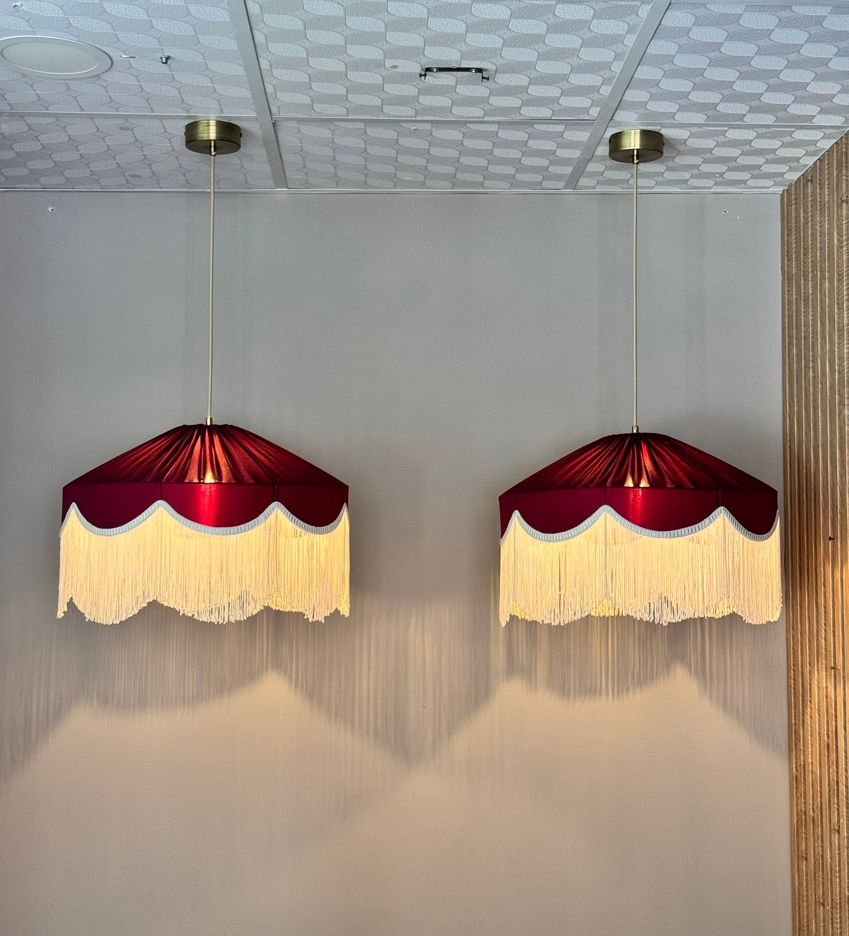 Sofia İpek Saten Püsküllü Avize Bordo