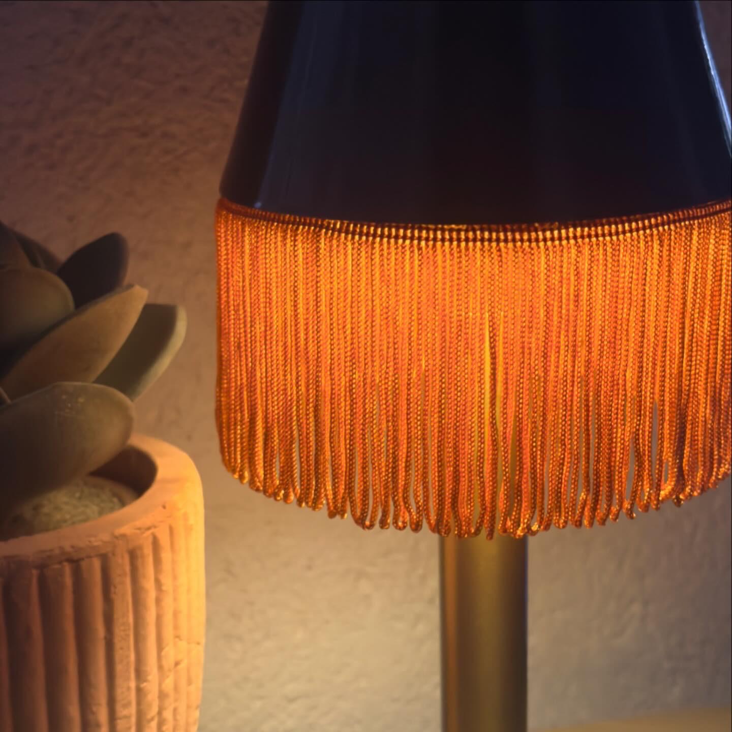Sweety Rechargeable Table Lamp 