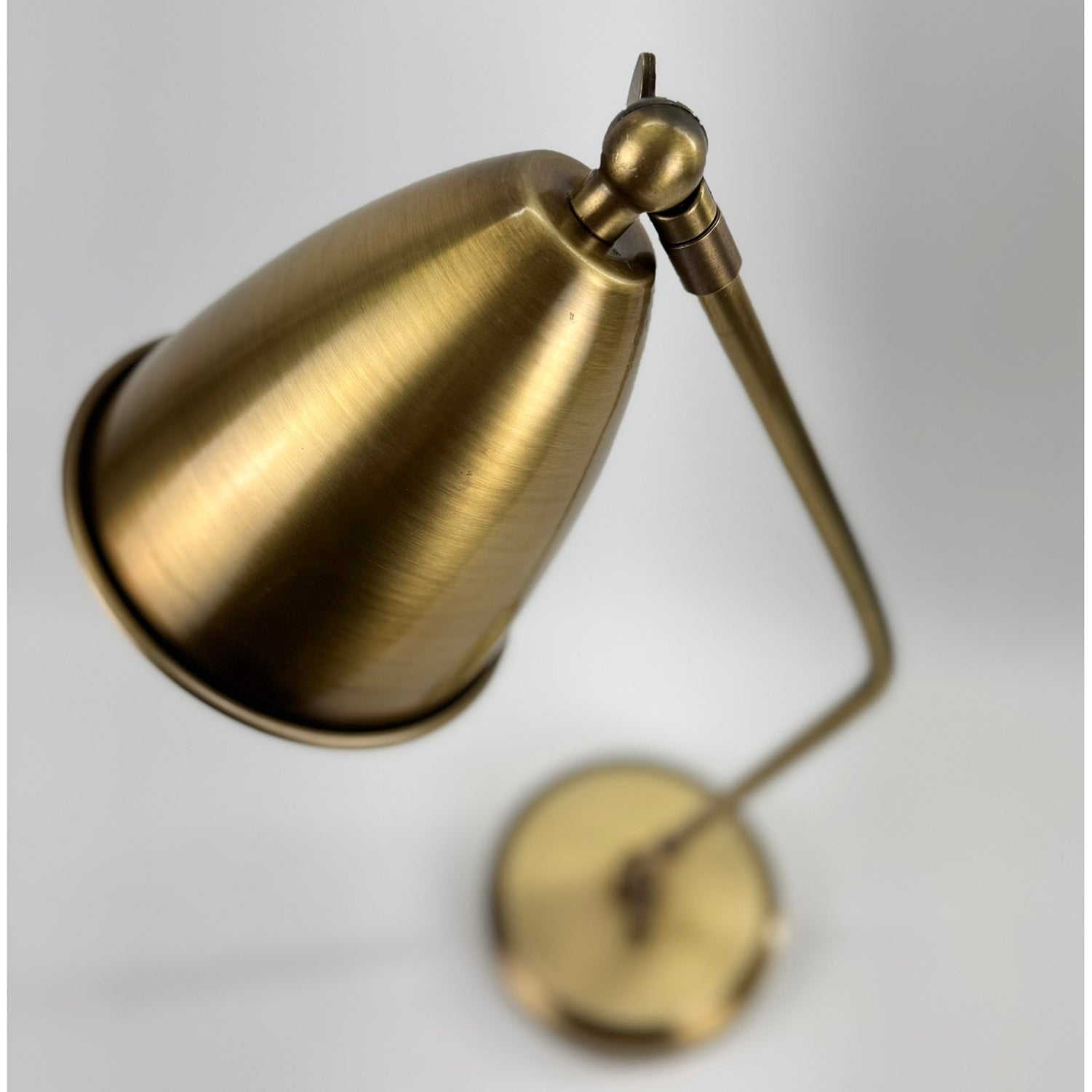 Juju Table Lamp