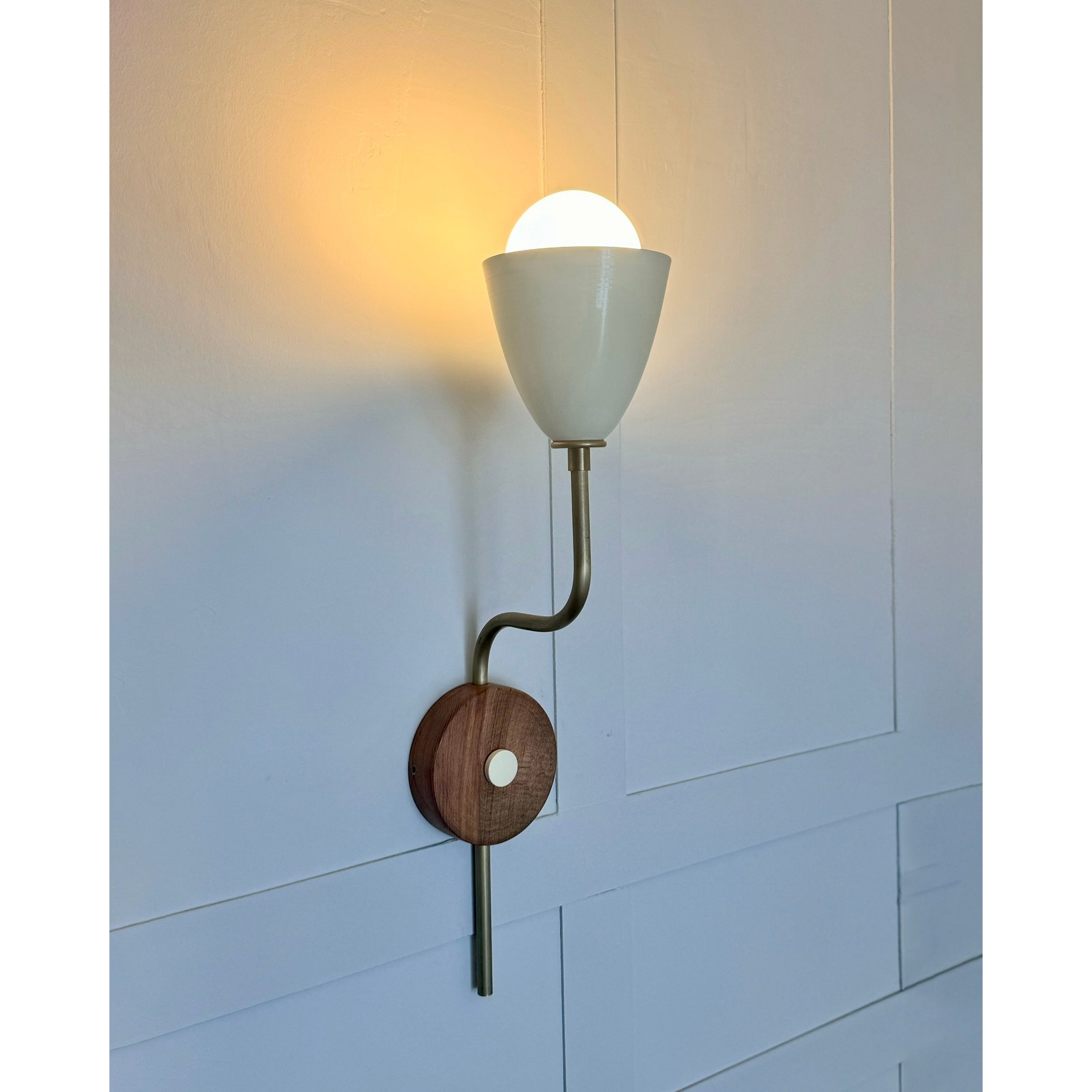 Lola Wall Lamp