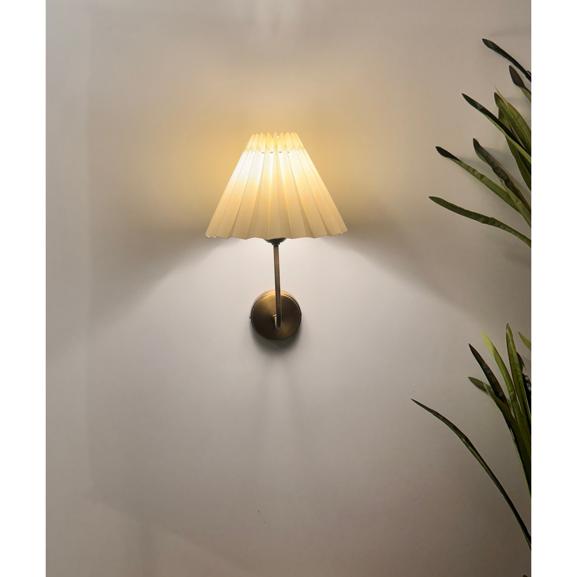 Madame Japanese Pleated Wall Lamp