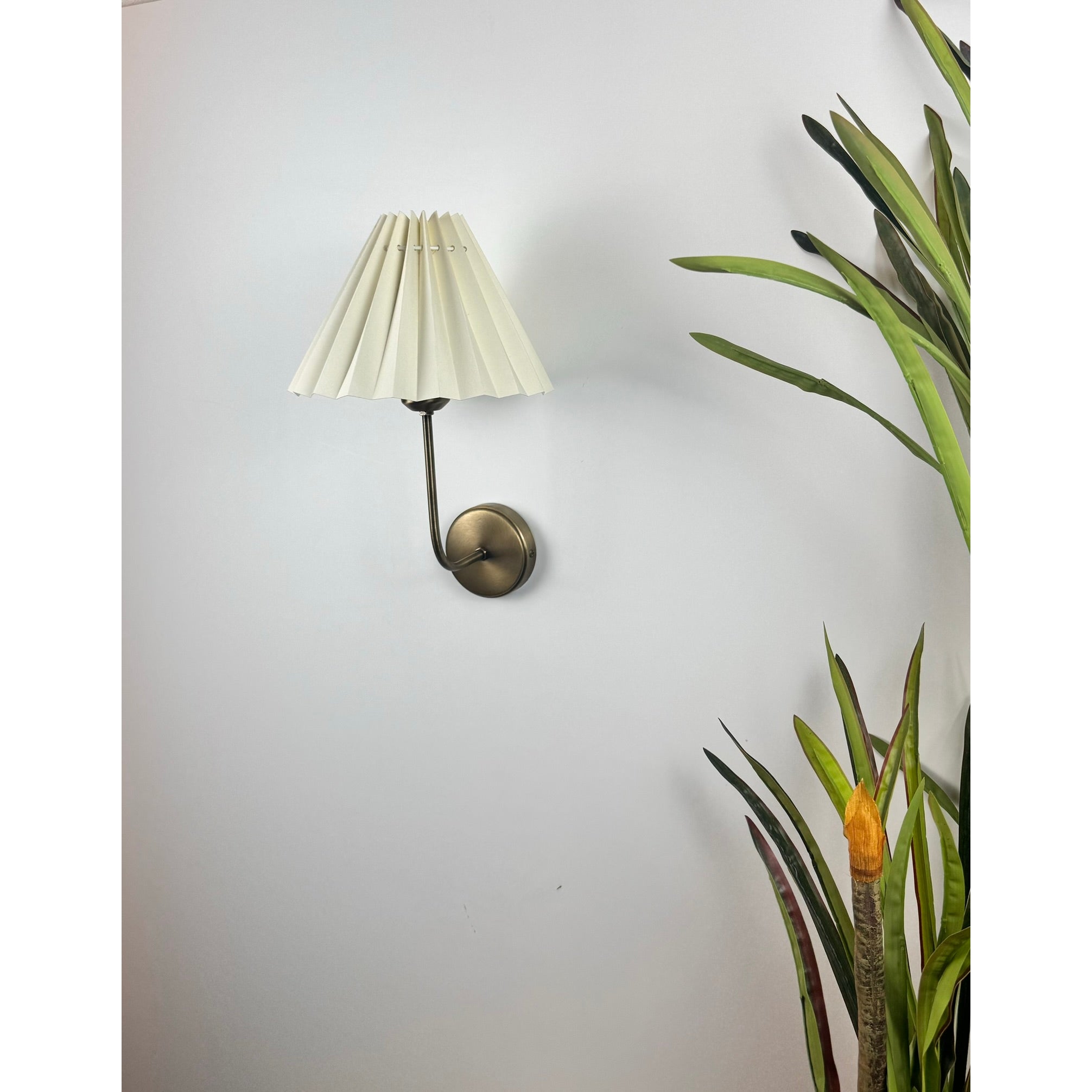Madame Japanese Pleated Wall Lamp